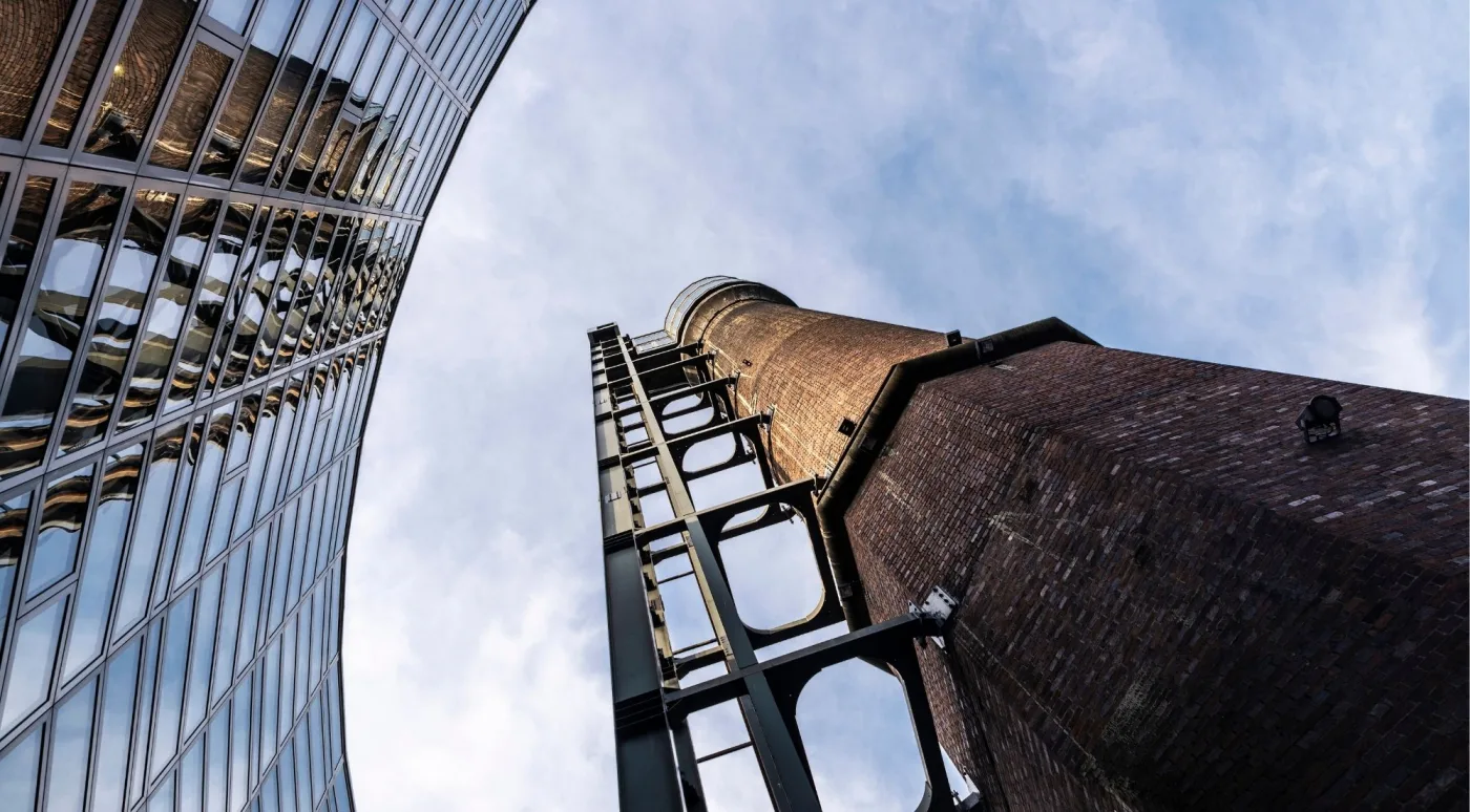The old brick chimney of the Roe & Co distillery, a former Guinness power station